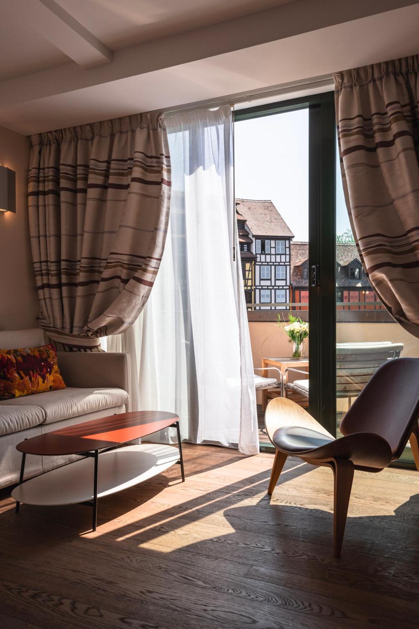 Hotel & Spa Regent Petite France Strasbourg Exteriör bild A room at the hotel