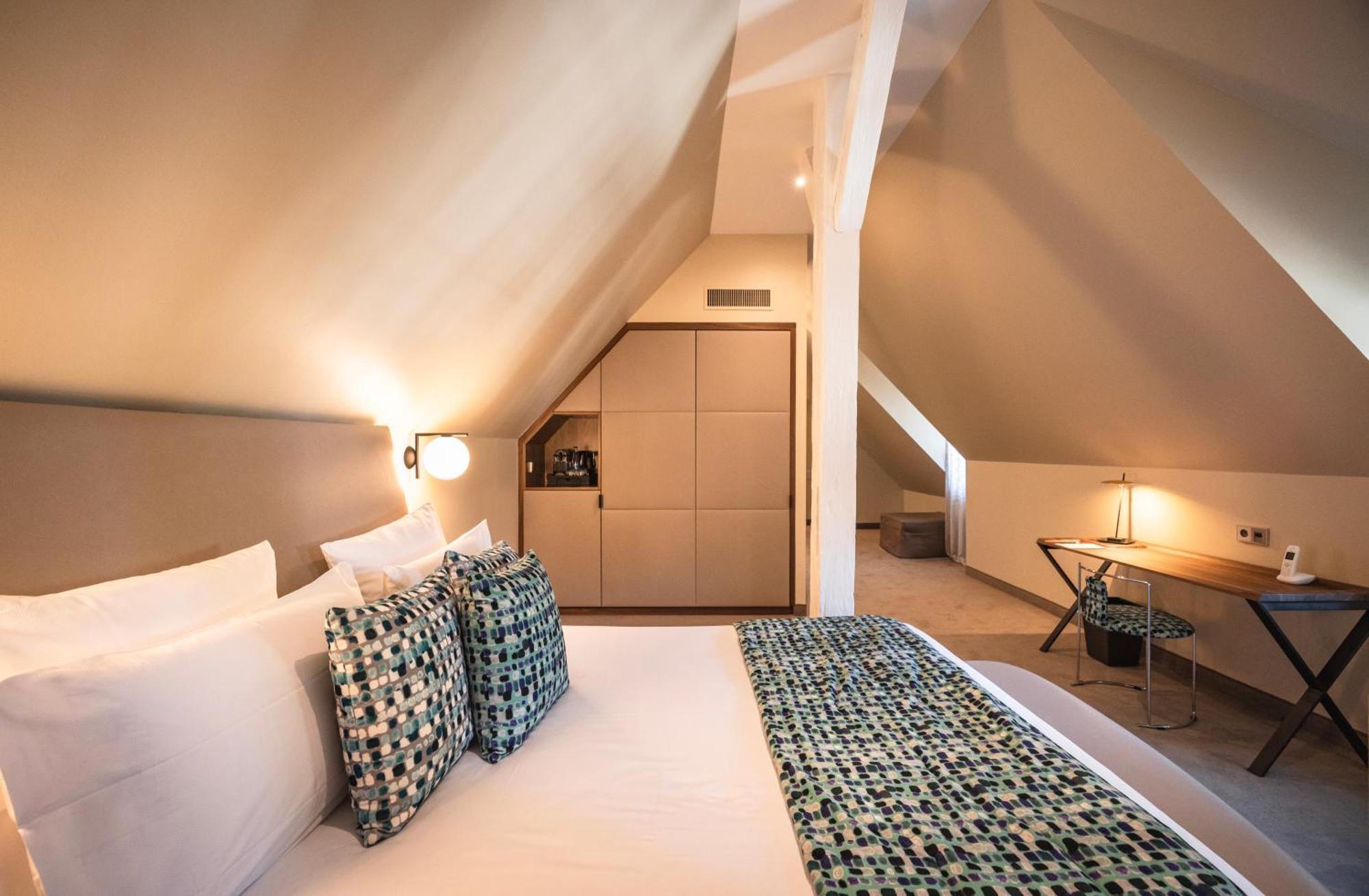 Hotel & Spa Regent Petite France Strasbourg Exteriör bild A room at the hotel