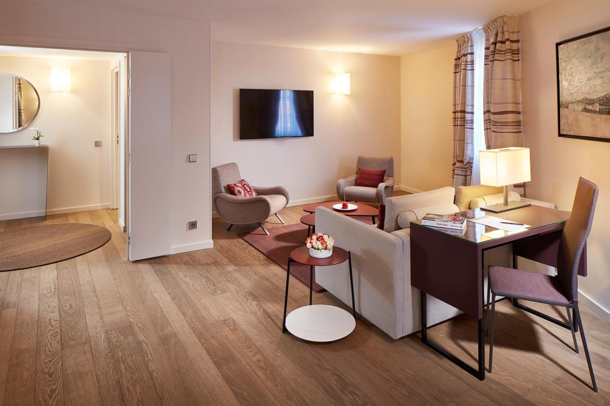 Hotel & Spa Regent Petite France Strasbourg Exteriör bild A typical apartment