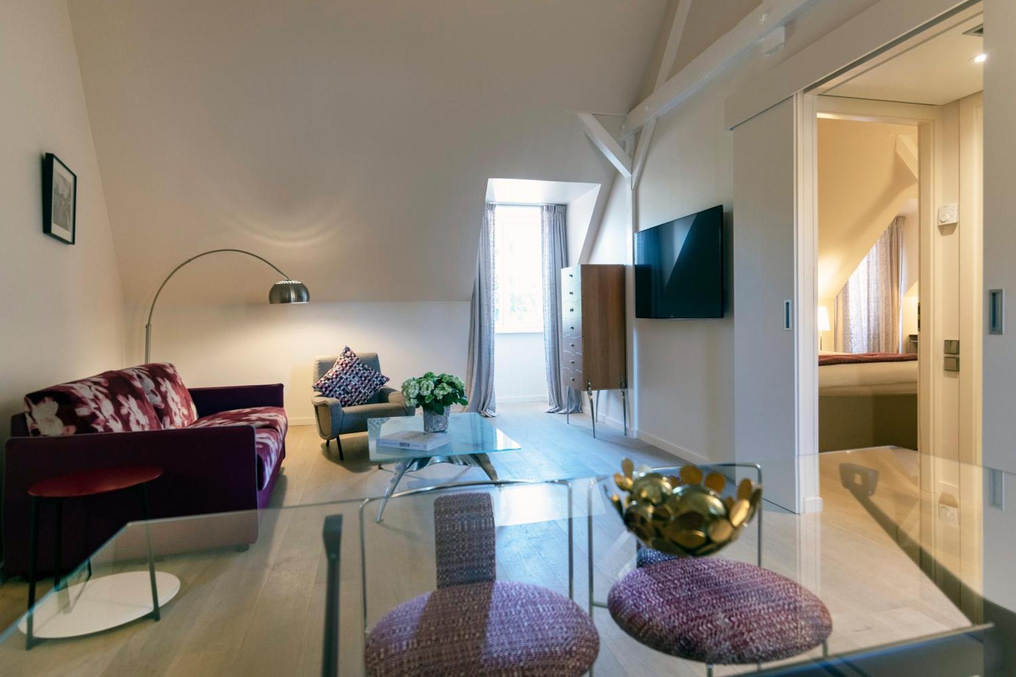 Hotel & Spa Regent Petite France Strasbourg Exteriör bild The interior of a suite at the hotel